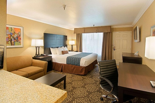 Hotel d'Lins Ontario Airport image 21