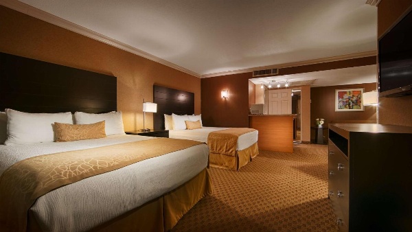 Hotel d'Lins Ontario Airport image 22