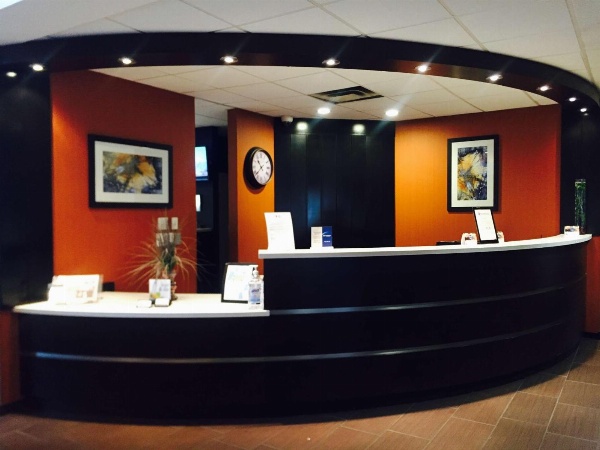 Hotel d'Lins Ontario Airport image 27